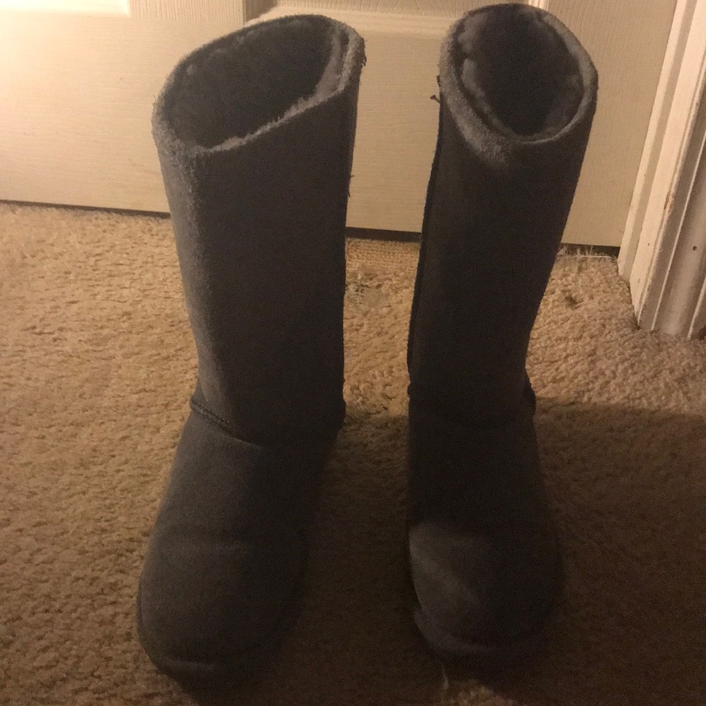 Bearpaw fuzzy boots
